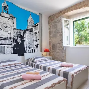 Tamaria , Split Croacia